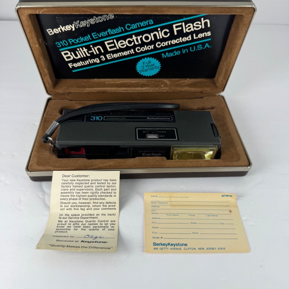 Berkey Keystone 310 Pocket Everflash Camera Black Vintage 110 Film Untested